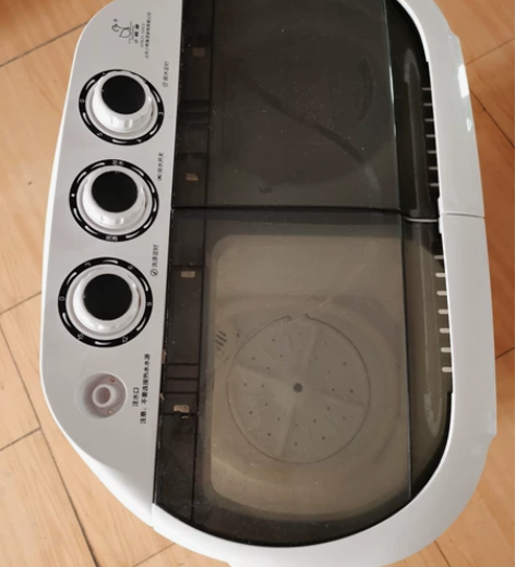 小洗衣机，蓝光洁净洗脱两用，线下实体店入手...