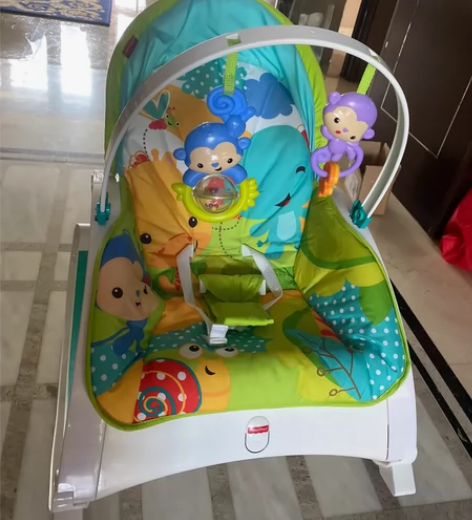 费雪摇椅，九八成新，100，自提 感兴趣的...