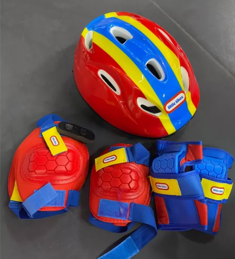 小泰克骑行护具一套 8岁以下 感兴趣的话点...