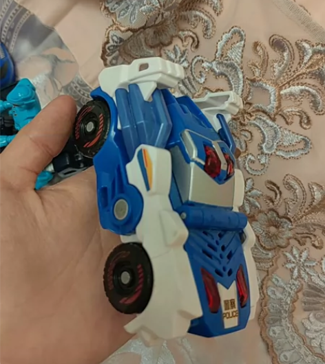 伟易达镰刀龙，朋友带孩子在反斗城95买的。...