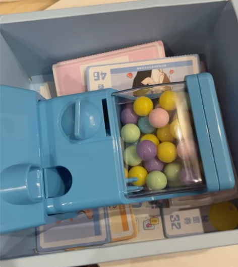 情侣扭蛋机男生日礼物玩具恋爱一周年纪念日一...