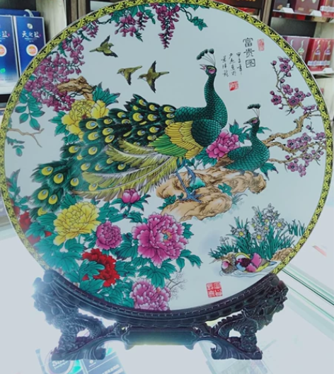 特价出银色富贵图带龙架粉彩中式装饰盘子摆件...