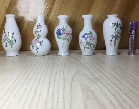 八十年代花卉什锦花瓶 八十年代花卉什锦花瓶...