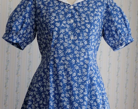 【复古海军白领】V领显瘦版型全棉材质碎花着...