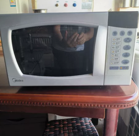 微波炉,八九成新 感兴趣的话点“我想要”和...