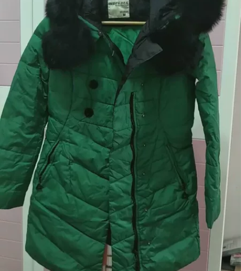 [转卖]多件羽绒服，棉服图一卡巴依羽绒服，...